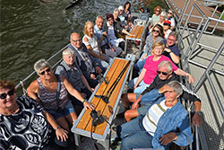 Gruppenfoto auf dem Wasser