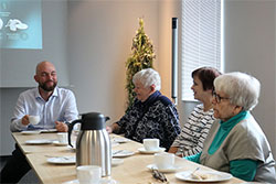 Start mit gemeinsamen Kaffeetrinken